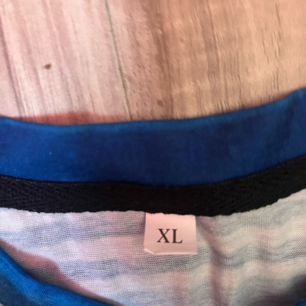 Shirt - Picture 4 of 4